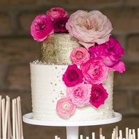Another beautiful Bliss Events wedding cake with pink roses